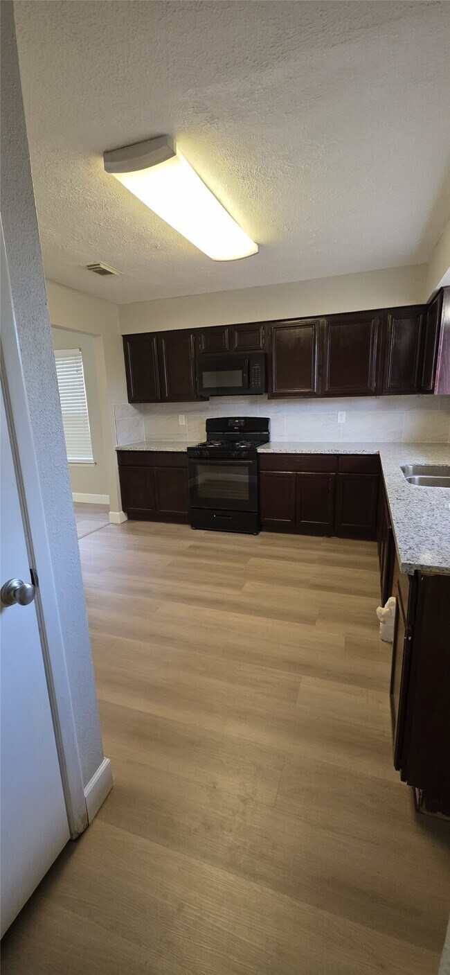 Building Photo - 11115 Nepau Dr