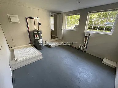 Building Photo - 1423 E Resthaven Rd