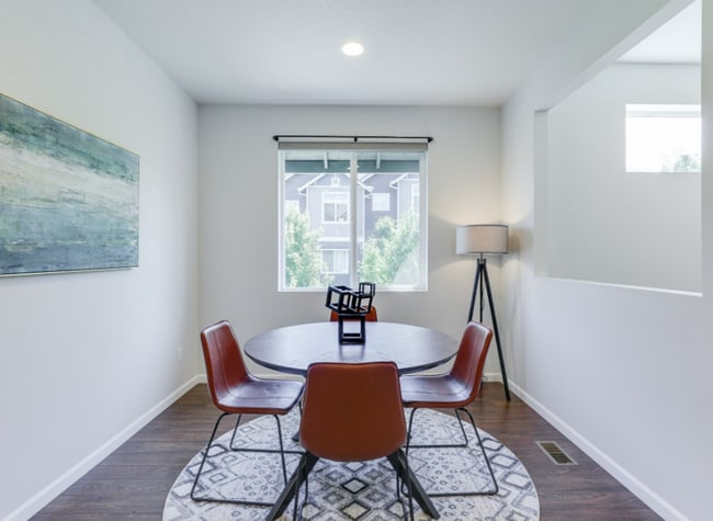 Building Photo - Immaculate 2-Bedroom Townhome in Tanasbourne with Smart Upgrades & High-End Finishes!