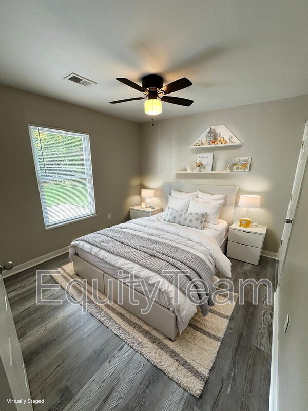 Building Photo - 10032 Regency Ct