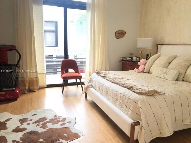 Building Photo - 3027 NE 183rd Ln