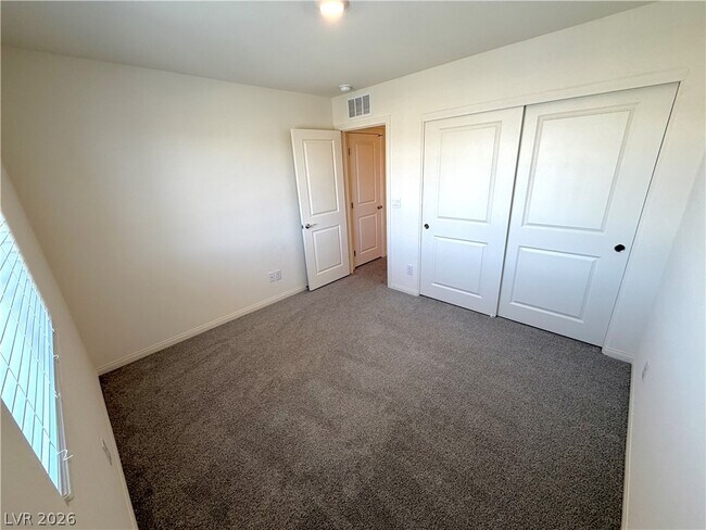 Building Photo - 5646 Mesa Sedona St