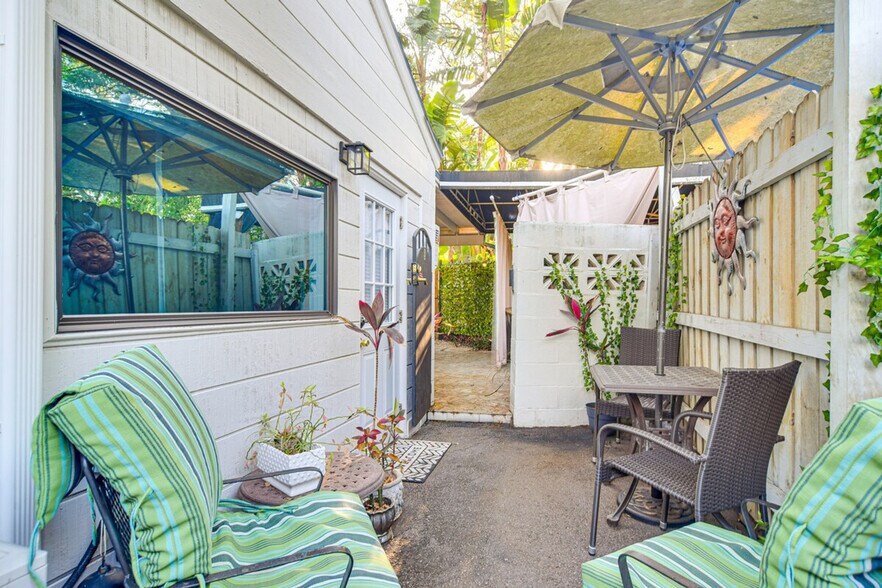 Building Photo - 1409 Maple St