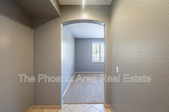 Building Photo - 110 W Cardinal Way