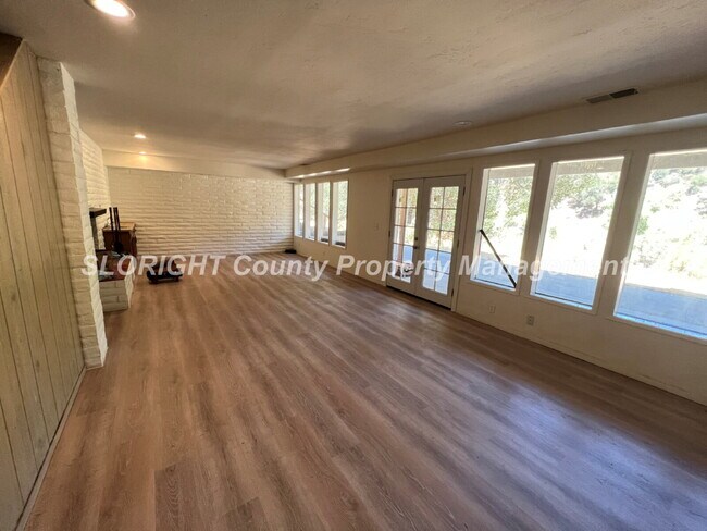 Building Photo - AVAILABLE MAY - Large 4 Bedroom / 3 Bathroom Home in Santa Margarita