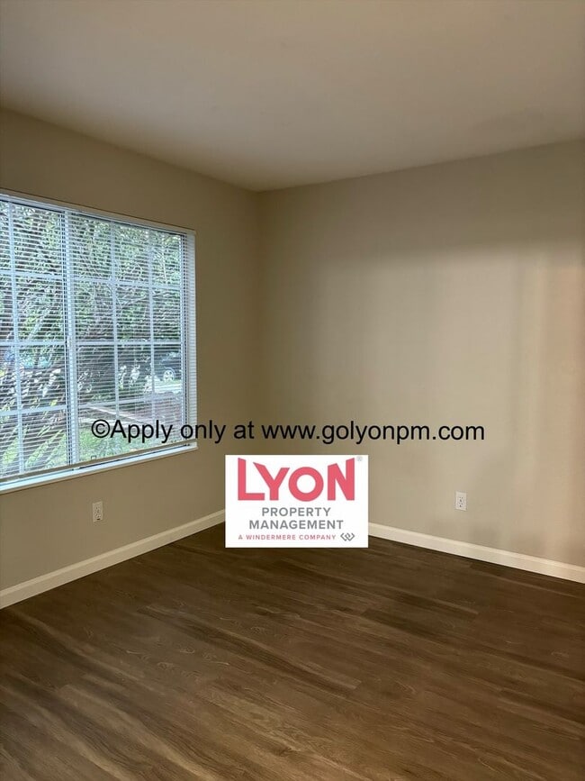 Building Photo - Stunning Home in convenient Elk Grove loca...