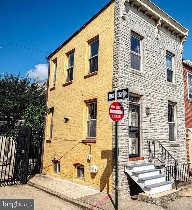 Building Photo - 212 Lloyd St