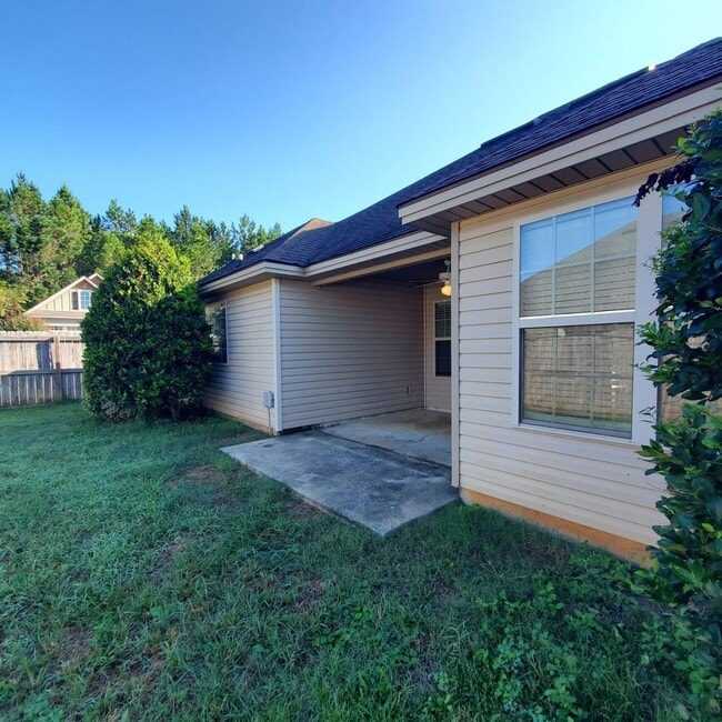 Building Photo - Charming 3-Bedroom Home with Modern Amenities in Hahira, GA