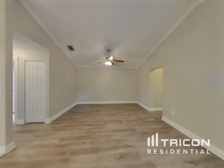 Building Photo - 8201 Golden Bear Loop