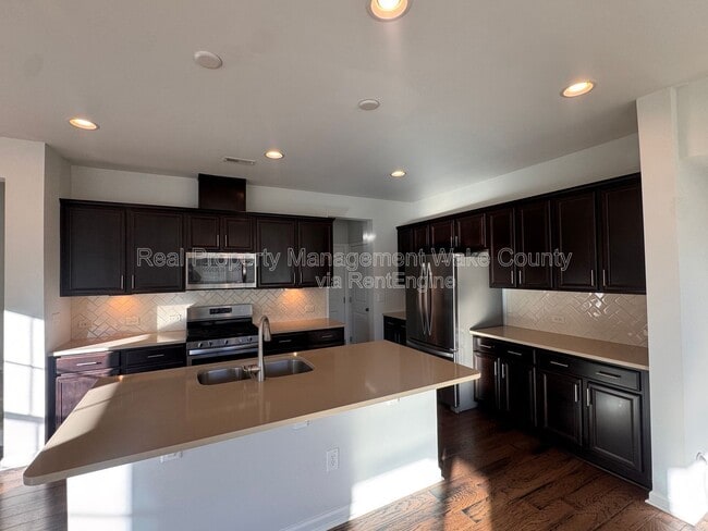 Building Photo - 837 Salem Pointe Pl