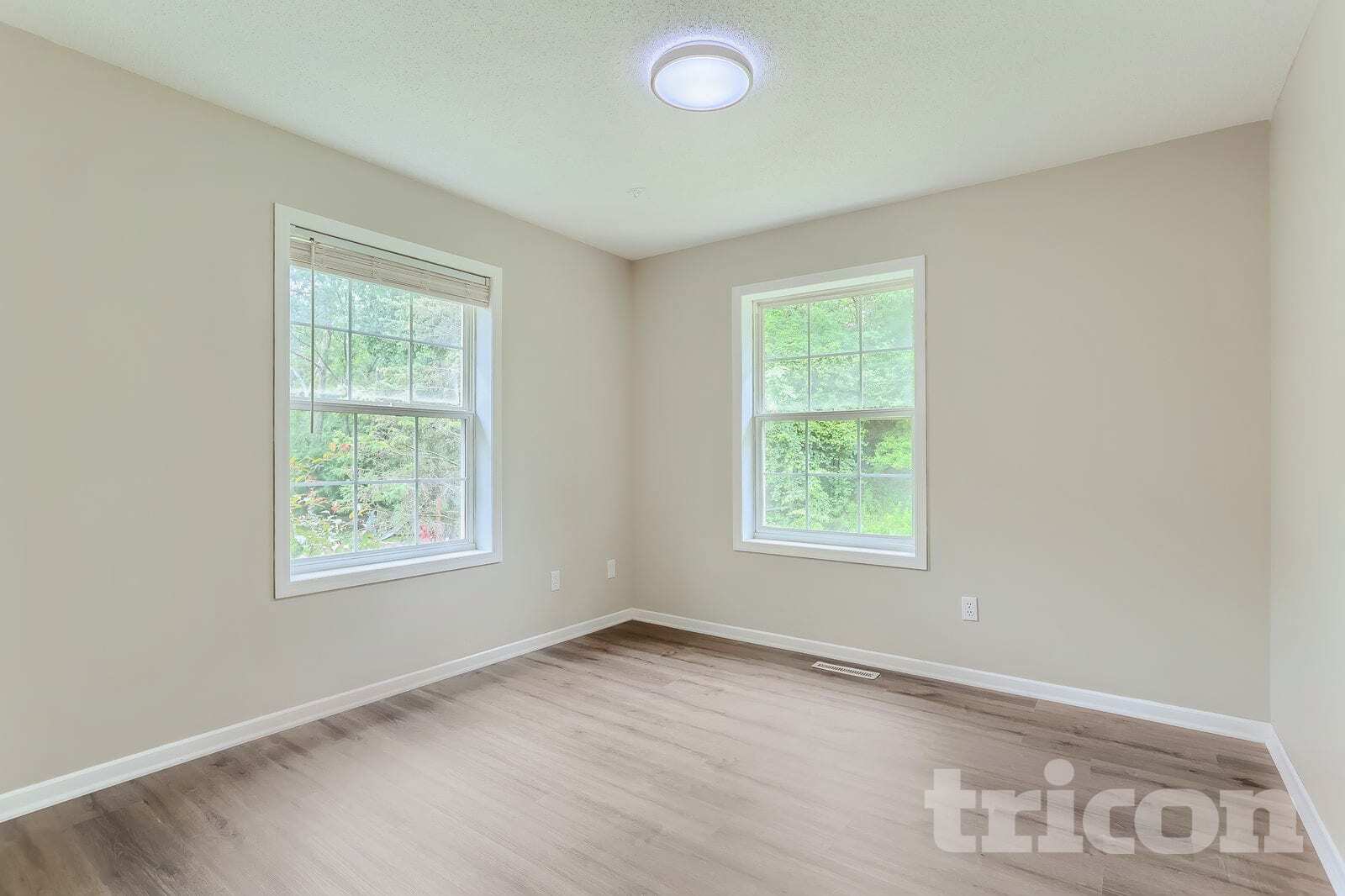 Building Photo - 15012 Viewcrest Ln