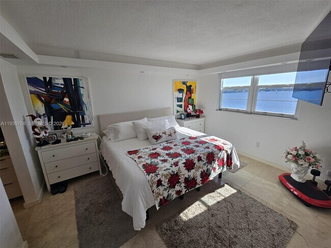 Building Photo - 3000 Marcos Dr