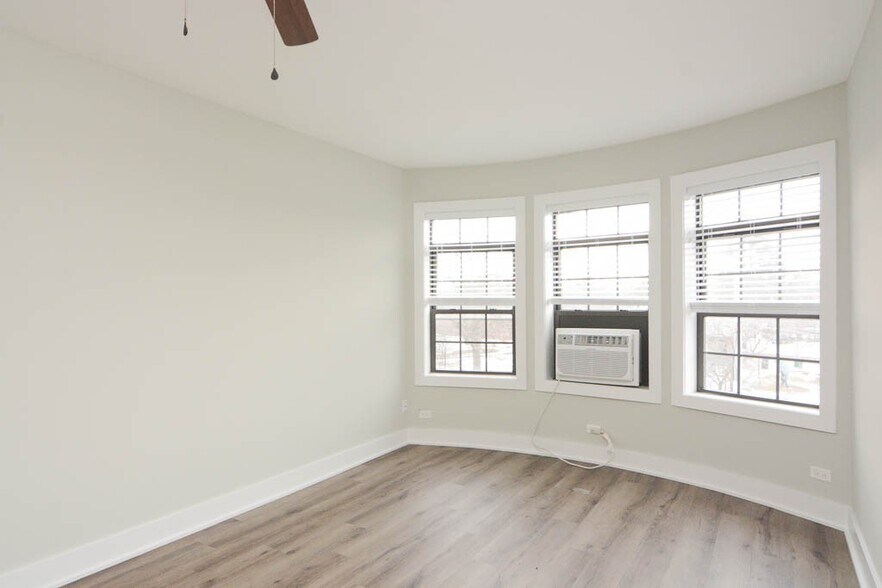 Building Photo - 725 St Johns Ave