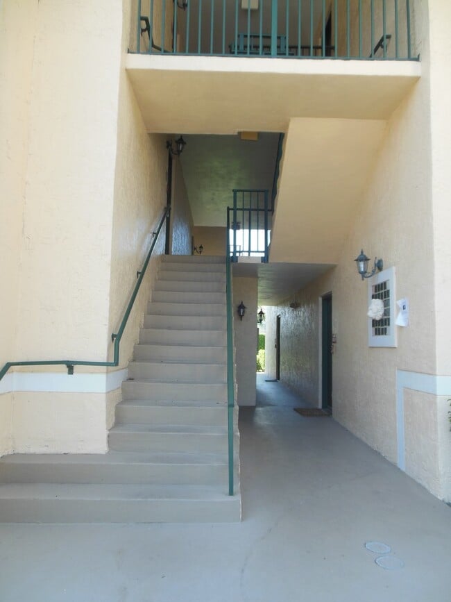 Building Photo - 1743 Village Blvd