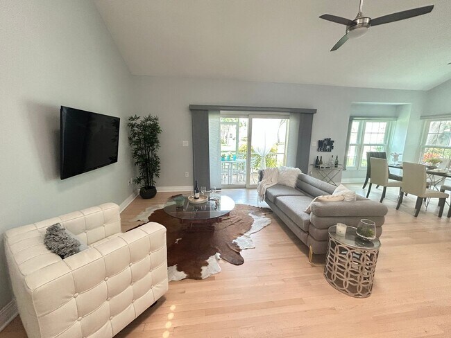 Building Photo - Gorgeous 3 Bed/3 Bath in Tranquil Gated Co...