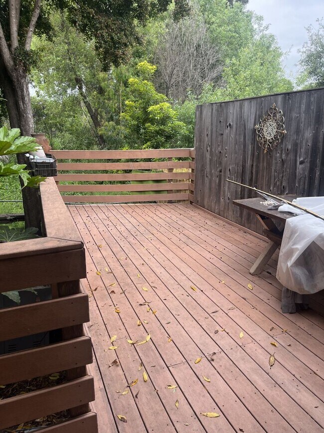 Building Photo - 2 Bedroom/ 2 Bath Condo with Community Pool