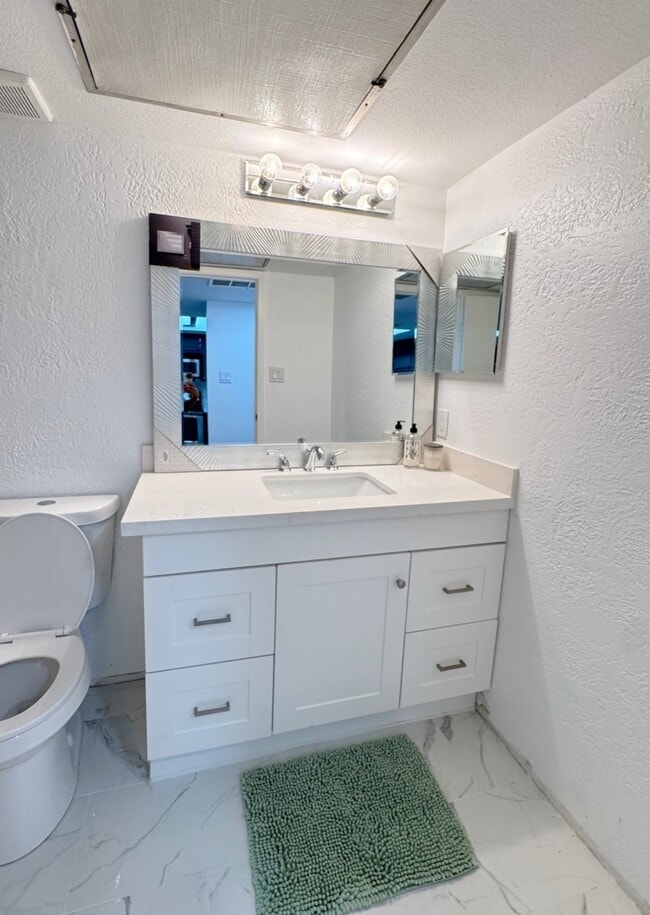 Building Photo - 14777 Wunderlich Dr