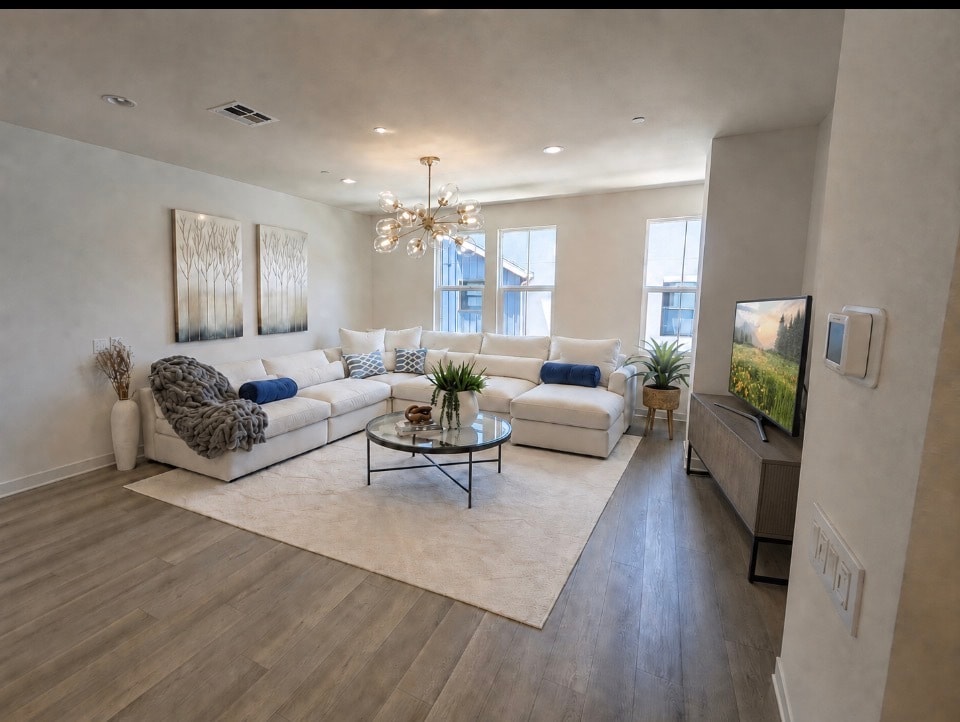 Building Photo - 2586 Delphinium Ln