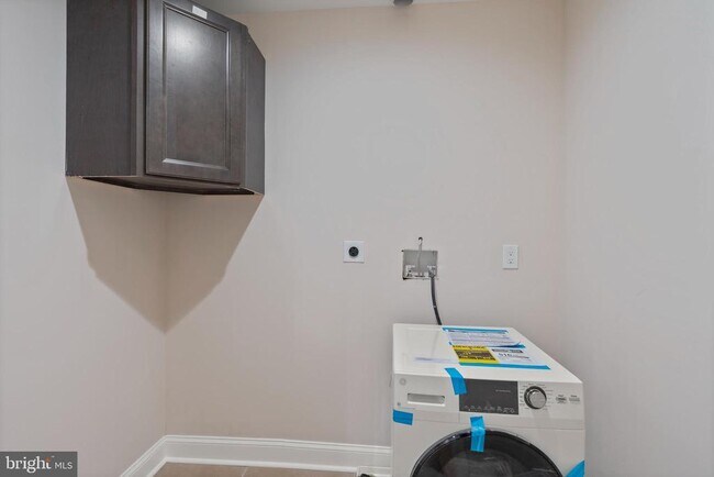 Building Photo - 919 Stiles St