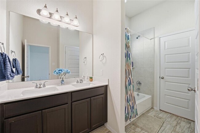 Building Photo - 2800 Joe Dimaggio Blvd