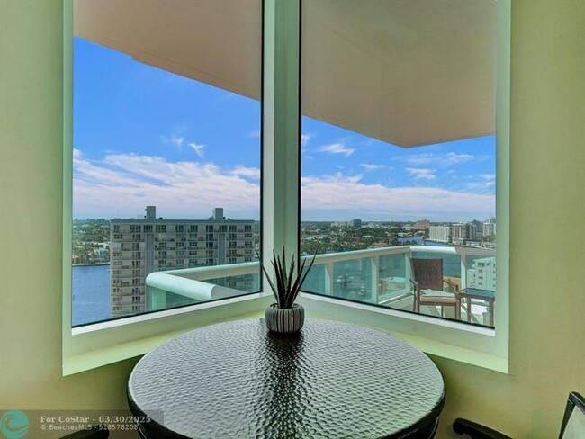 Building Photo - 101 S Fort Lauderdale Beach Blvd