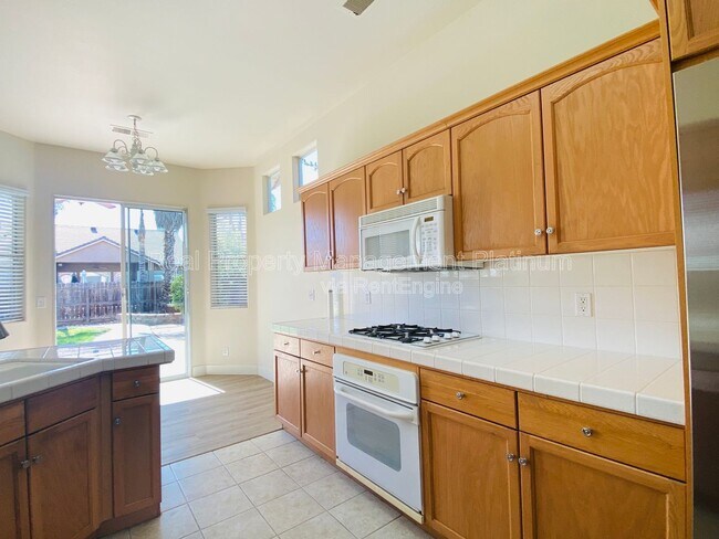 Building Photo - 2916 Roberts Ave