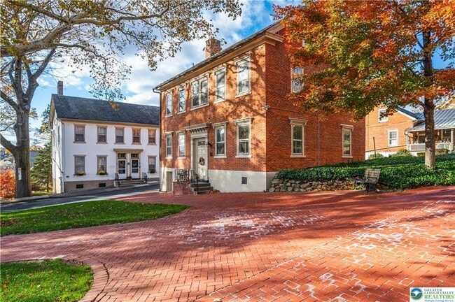 Building Photo - 426 Heckewelder Pl