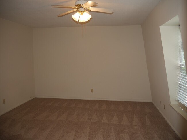 Building Photo - 3822-K Country Club Road