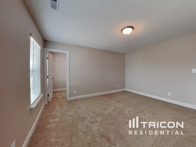 Building Photo - 217 Cliffview Dr