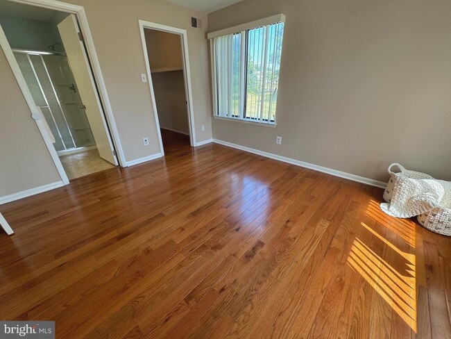 Building Photo - 1502 The Woods