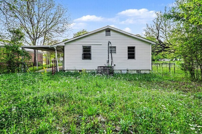 Building Photo - 6025 Ivy St