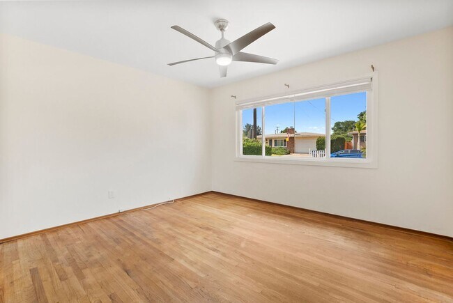 Building Photo - Large 3 Bedroom 2 Bathroom House in La Mesa!