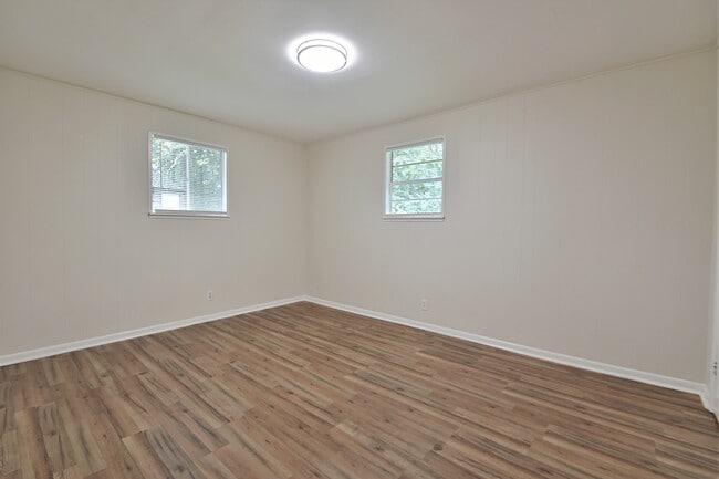 Building Photo - 1623 Ellison Ln SW