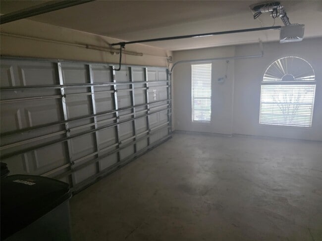 Building Photo - 2520 Garnetfield Ln