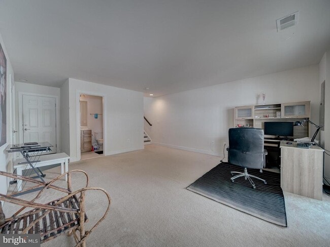 Building Photo - 8832 Englewood Farms Dr