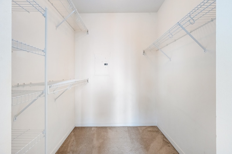 Building Photo - 400 N La Salle Dr