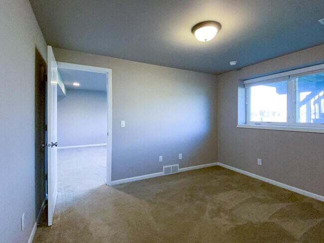 Building Photo - 9626 Sweet Autumn Dr