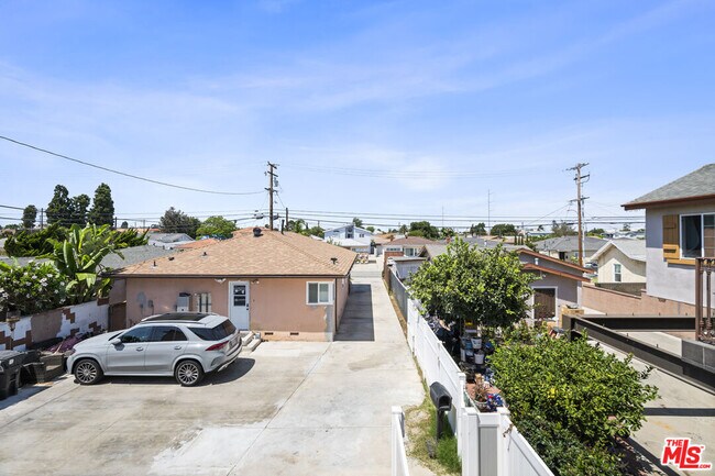 Building Photo - 4622 W 149th St