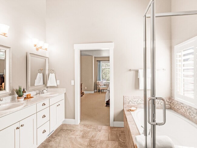Building Photo - 2670 Weathervane Way S