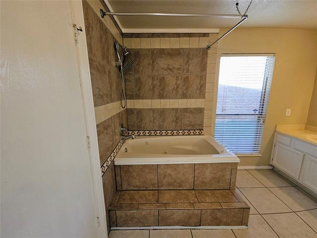 Building Photo - 3813 Waxwing Cir S