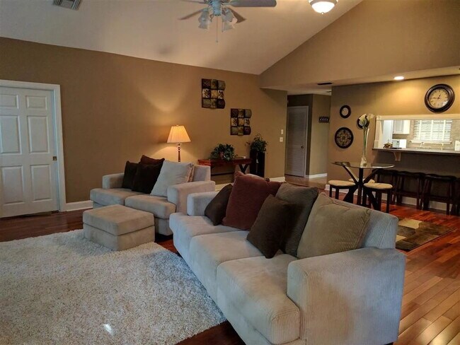 Building Photo - Stunning 3-Bed, 2-Bath Home in the Heart of Killearn Estates!
