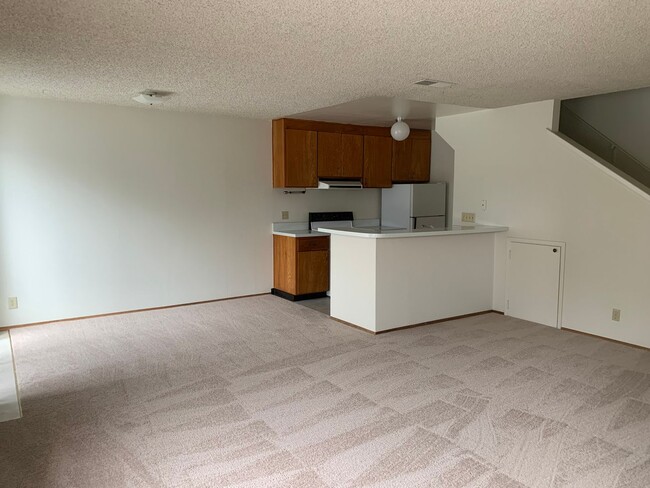 Building Photo - MayFair Park Drive 1 bedroom apartment