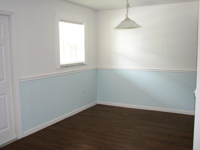 Building Photo - 2600 S Kanner Hwy