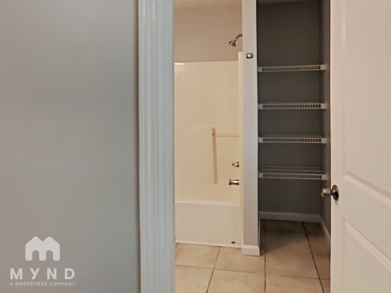 Building Photo - 100 Clifton Dr