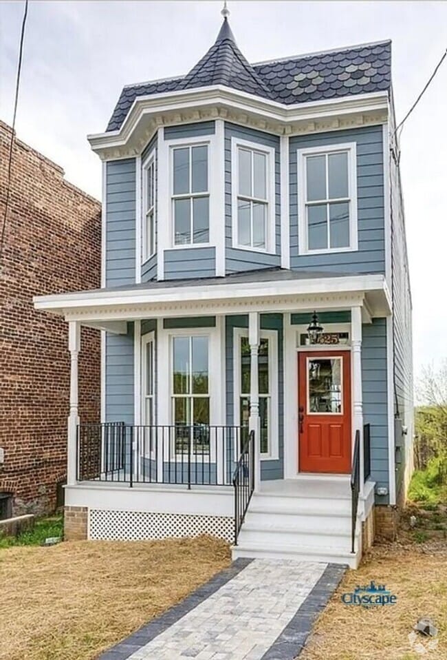 Building Photo - SWANKY 3 BEDROOM NEWER HOME IN HISTORIC CH...