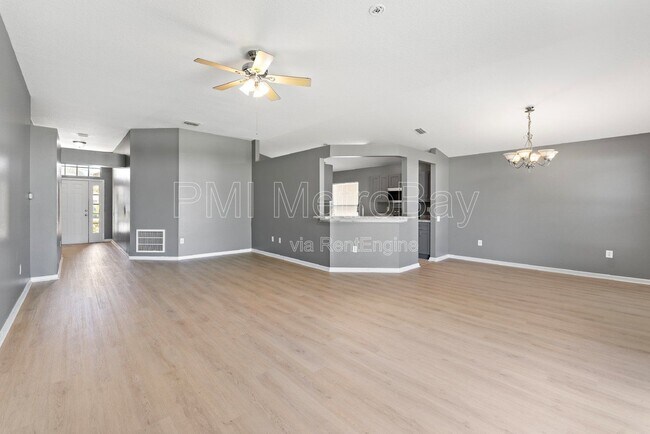 Building Photo - 1010 Summer Breeze Dr