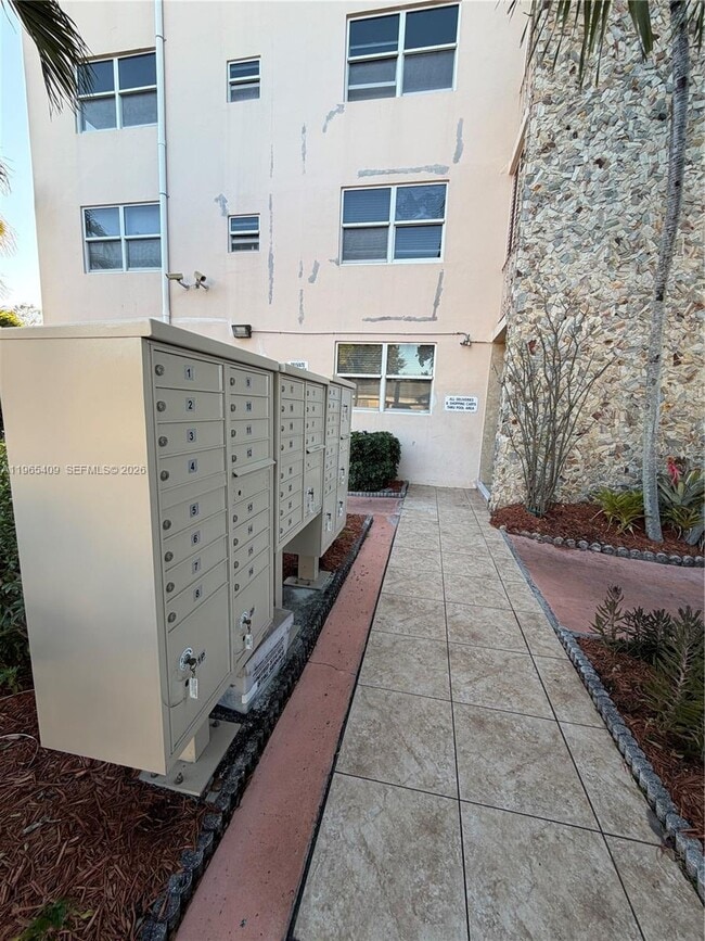 Building Photo - 1830 Dixieana St