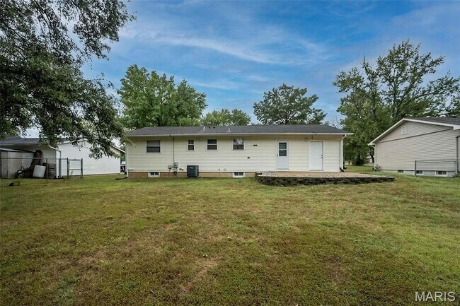 Building Photo - 4 Countryside Dr