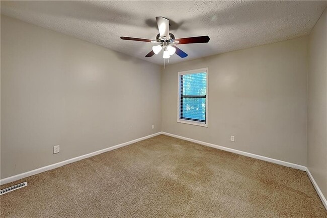 Building Photo - 95 Pine Ferry Dr NW