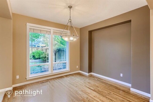 Building Photo - 5320 Southeast Frances Court, Hillsboro, O...